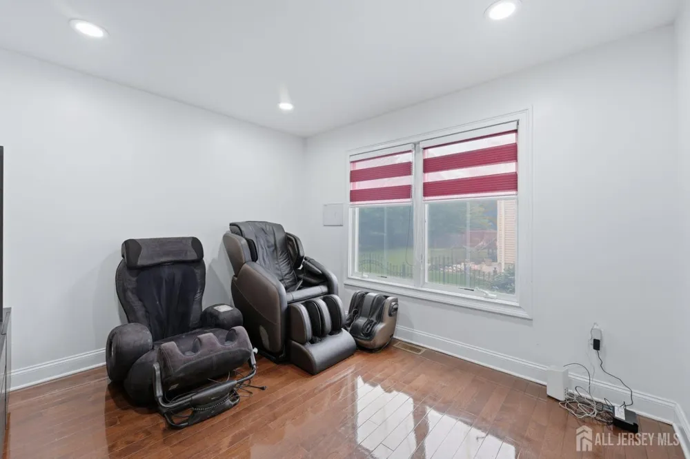 3945 Park Avenue Edison, NJ 08820