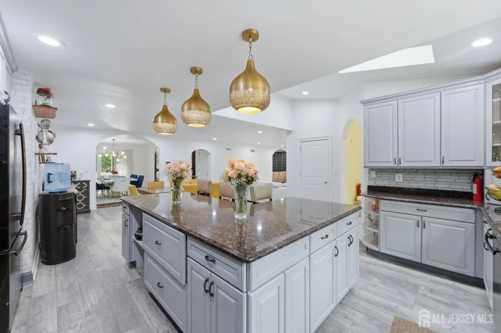 3945 Park Avenue Edison, NJ 08820