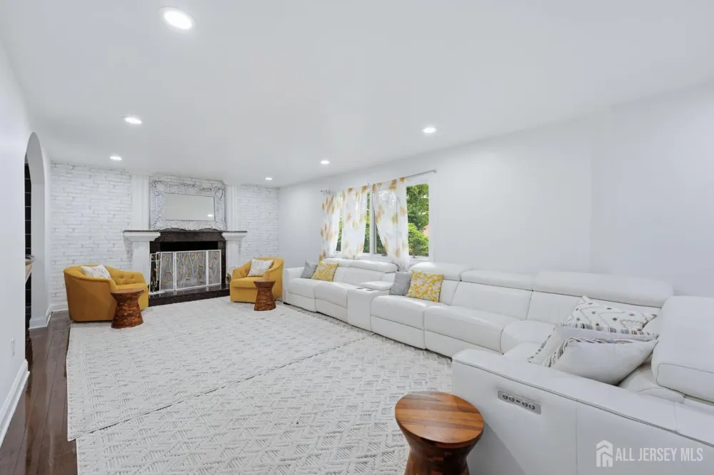 3945 Park Avenue Edison, NJ 08820