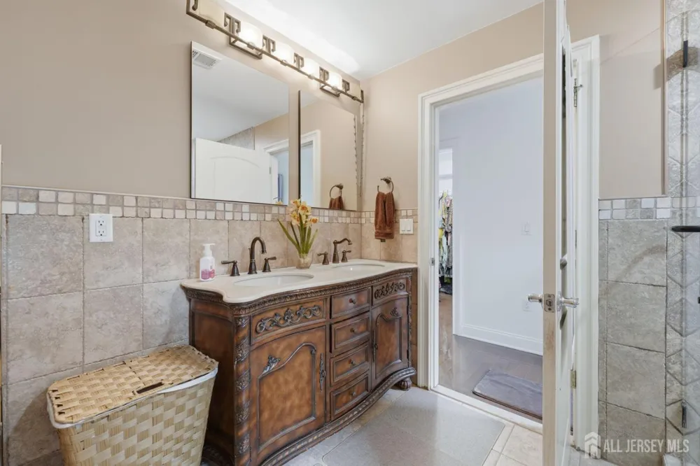 3945 Park Avenue Edison, NJ 08820