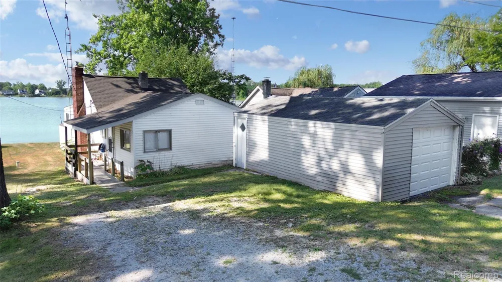 4181 Minnetonka Drive Fenton Charter Township, MI 48451