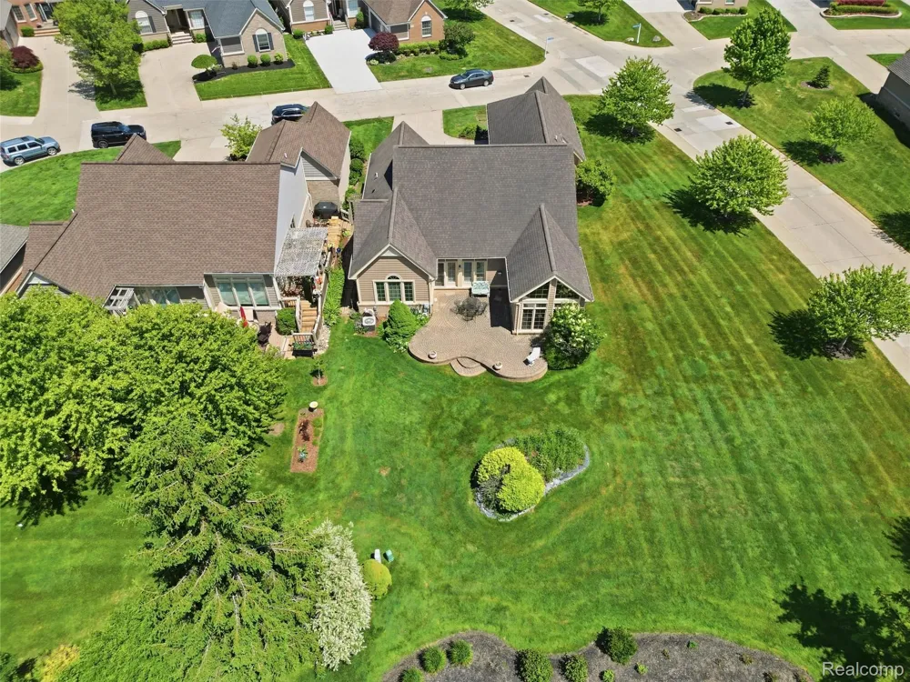 59759 Glacier Ridge Washington Township, MI 48094