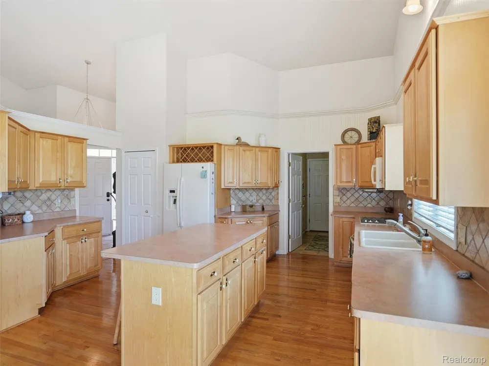59759 Glacier Ridge Washington Township, MI 48094