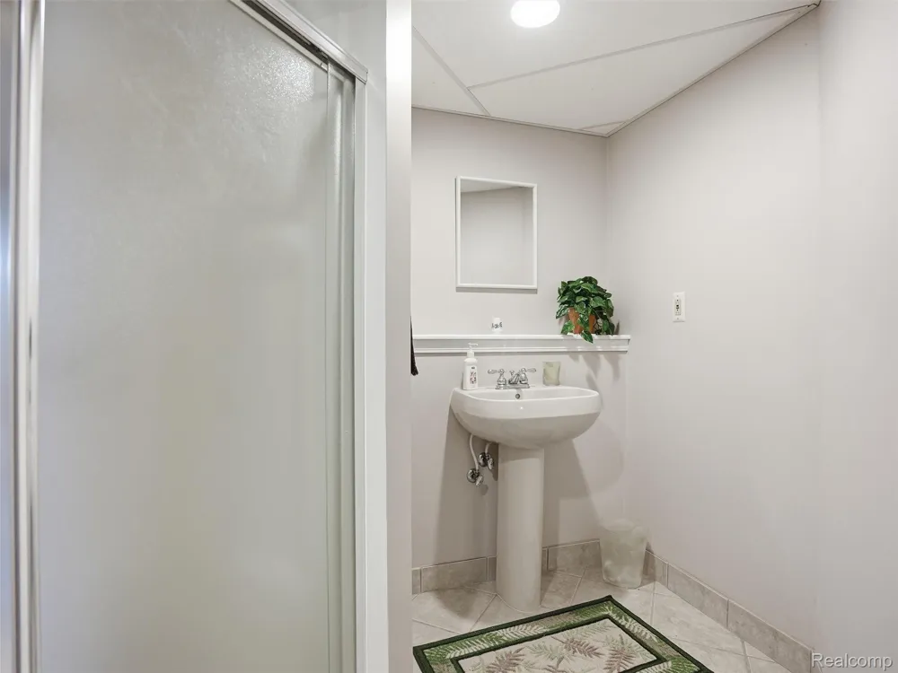 59759 Glacier Ridge Washington Township, MI 48094
