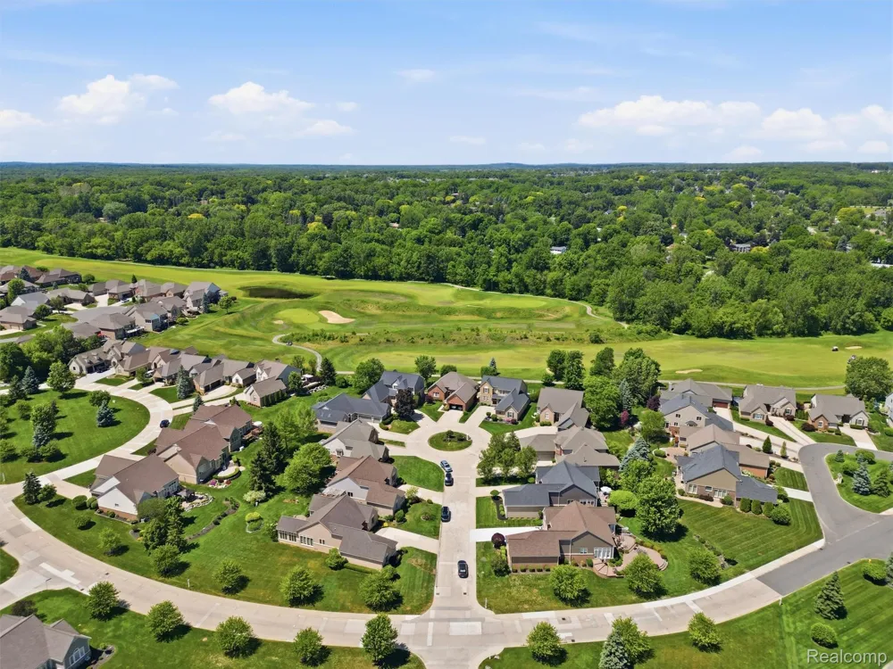 59759 Glacier Ridge Washington Township, MI 48094