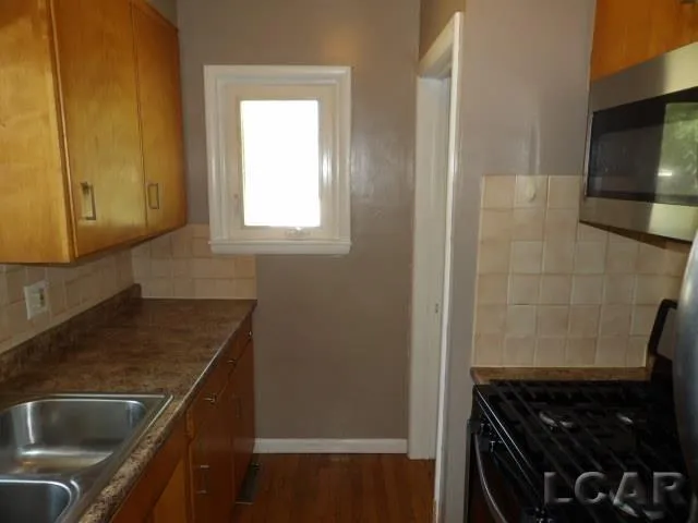 616 Orange Street Jackson City, MI 49202