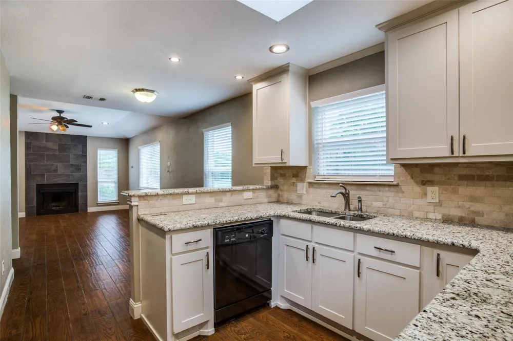 2917 Penny Lane Euless, TX 76039