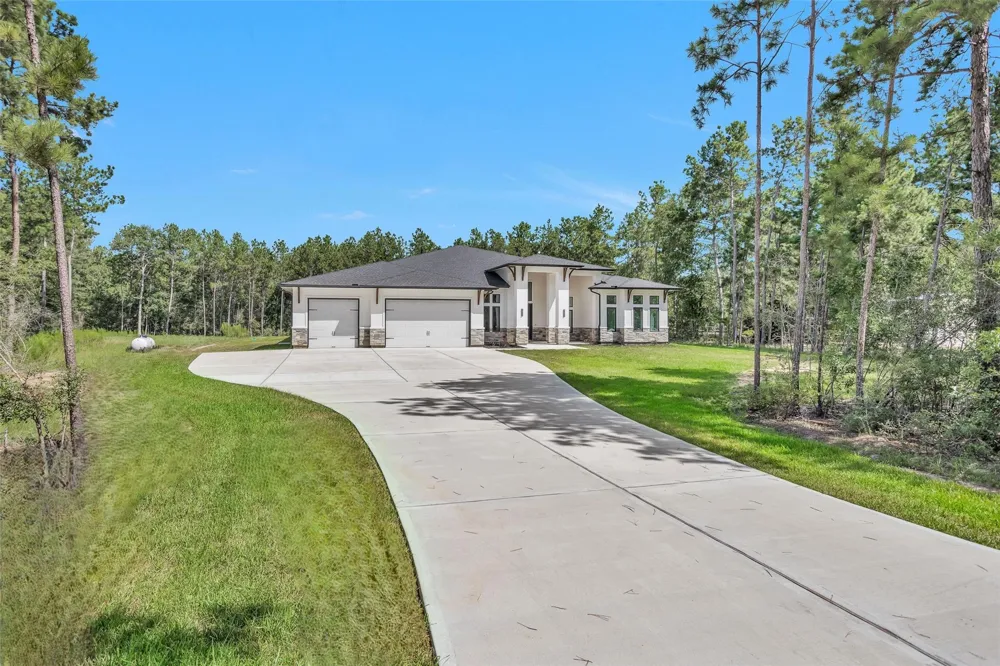 27900 E Stallion Lane Waller, TX 77484