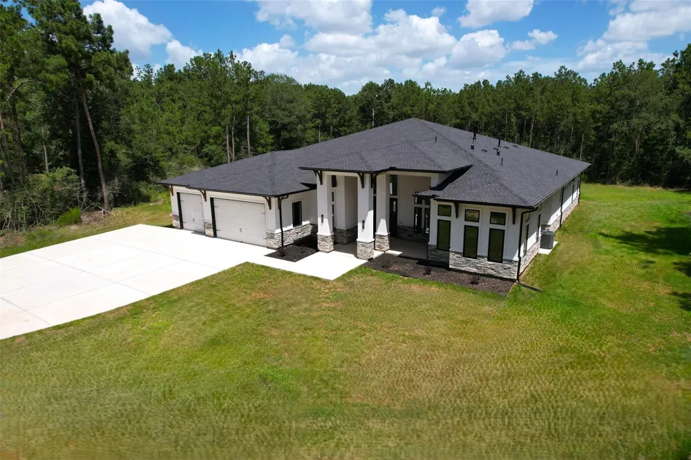 27900 E Stallion Lane Waller, TX 77484