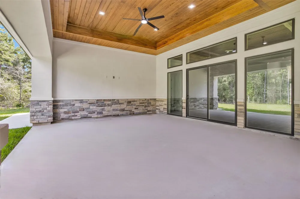 27900 E Stallion Lane Waller, TX 77484