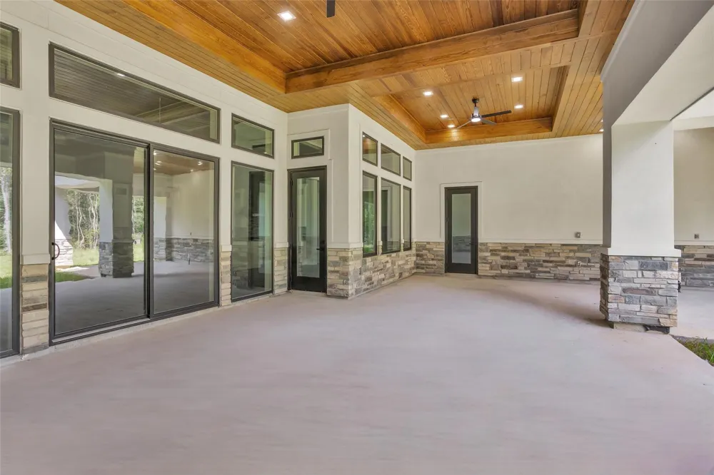 27900 E Stallion Lane Waller, TX 77484