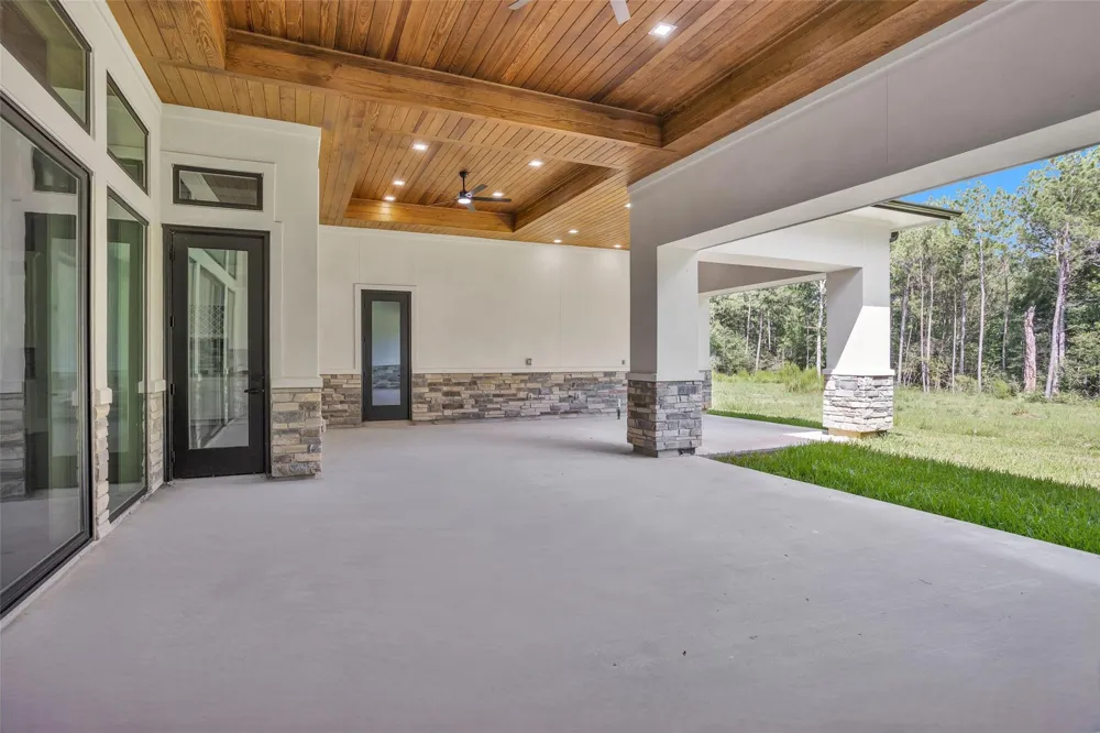 27900 E Stallion Lane Waller, TX 77484
