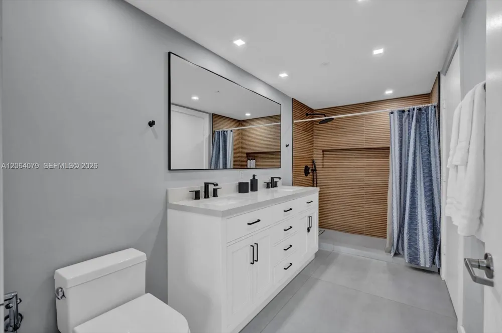 485 Brickell Ave #2103 Miami, FL 33131