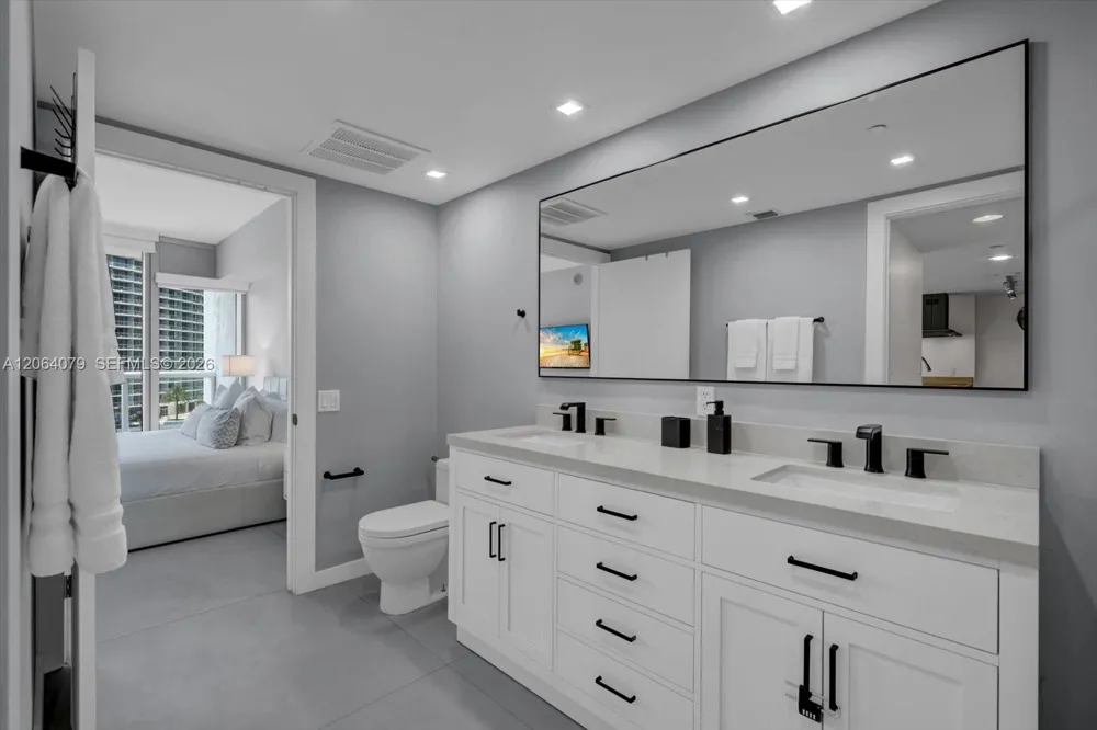 485 Brickell Ave #2103 Miami, FL 33131