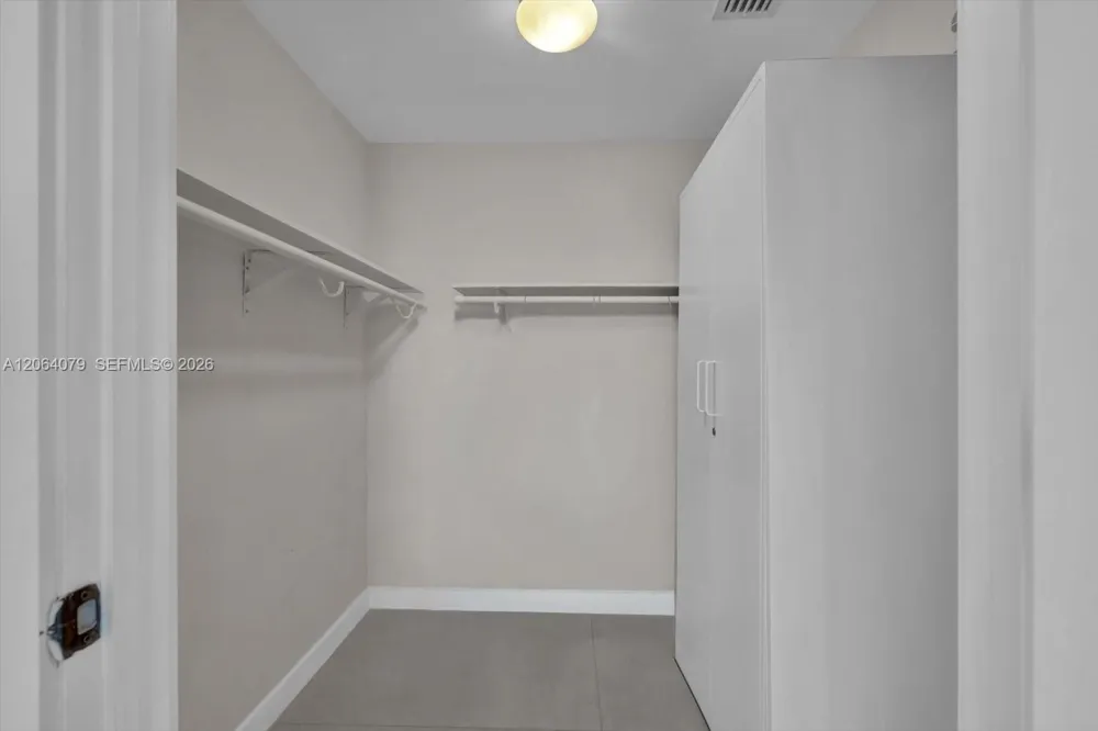 485 Brickell Ave #2103 Miami, FL 33131