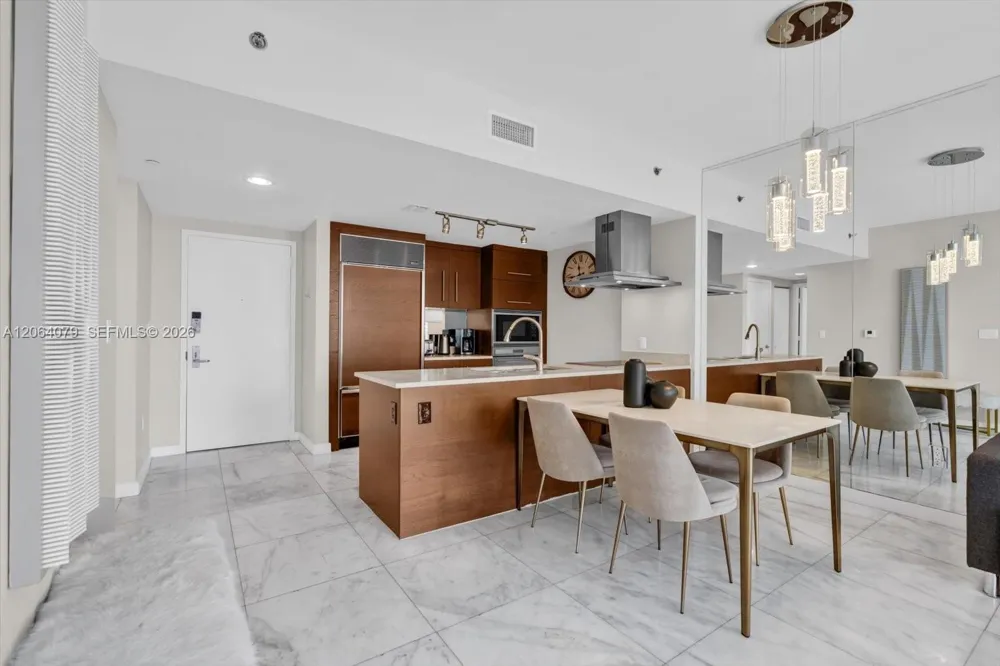 485 Brickell Ave #2103 Miami, FL 33131