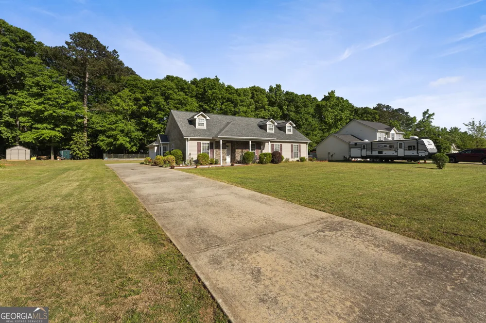 398 Clydes WAY Jackson, GA 30233