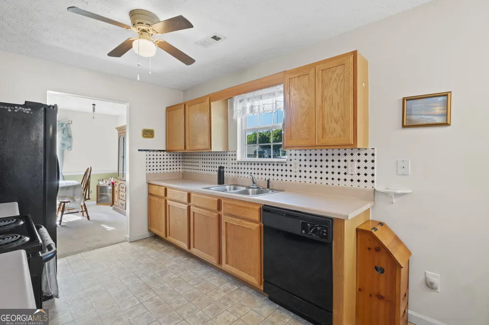 398 Clydes WAY Jackson, GA 30233