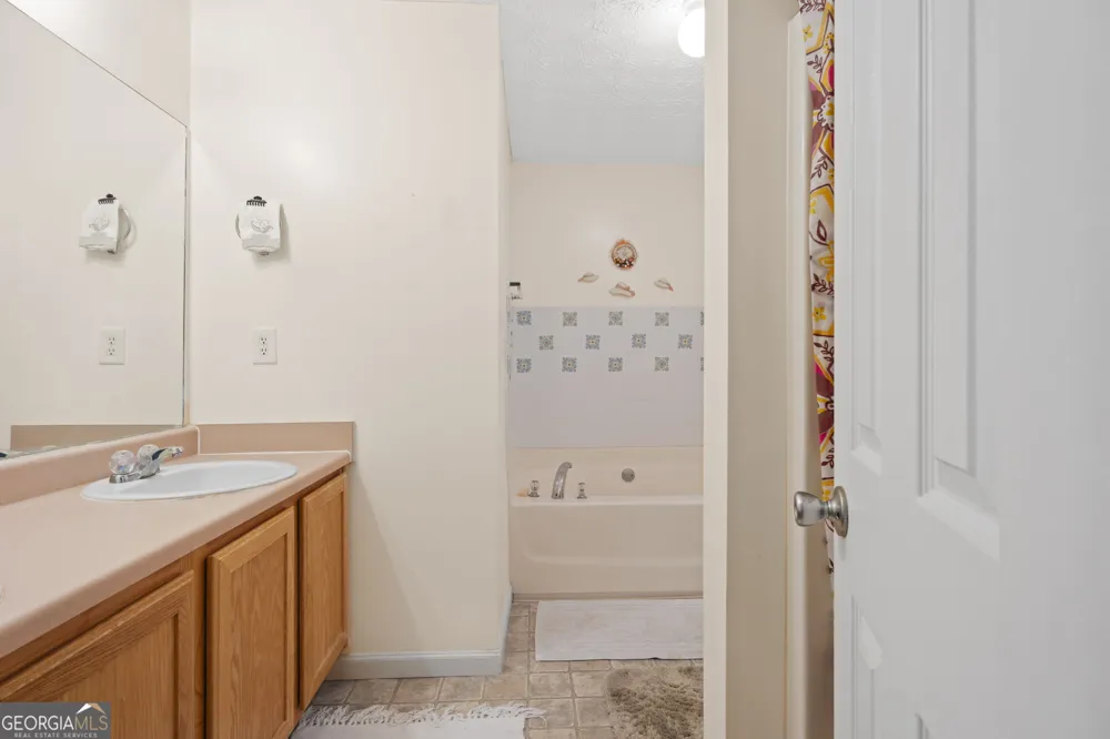 398 Clydes WAY Jackson, GA 30233