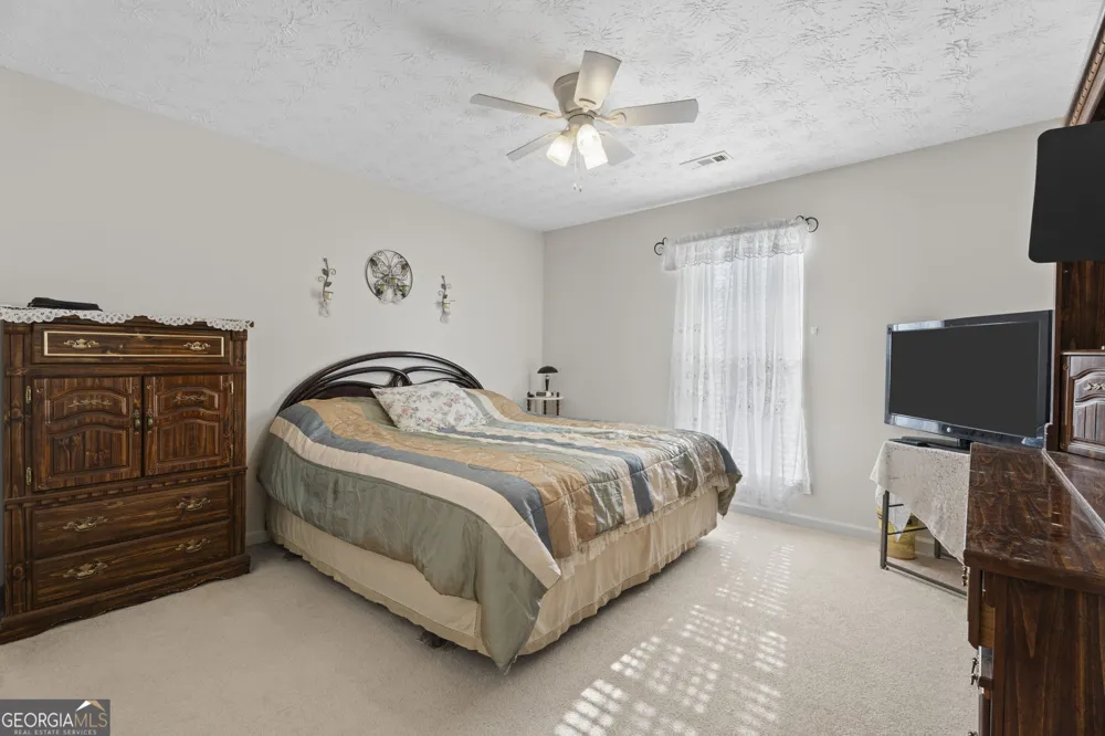 398 Clydes WAY Jackson, GA 30233