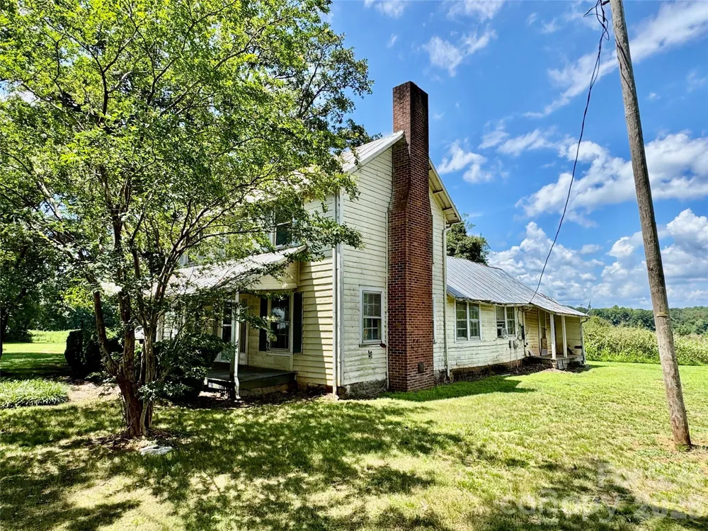1315 Harmony Highway Hamptonville, NC 27020