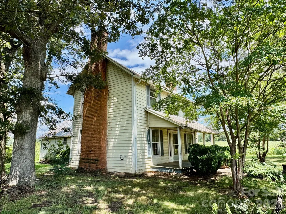 1315 Harmony Highway Hamptonville, NC 27020