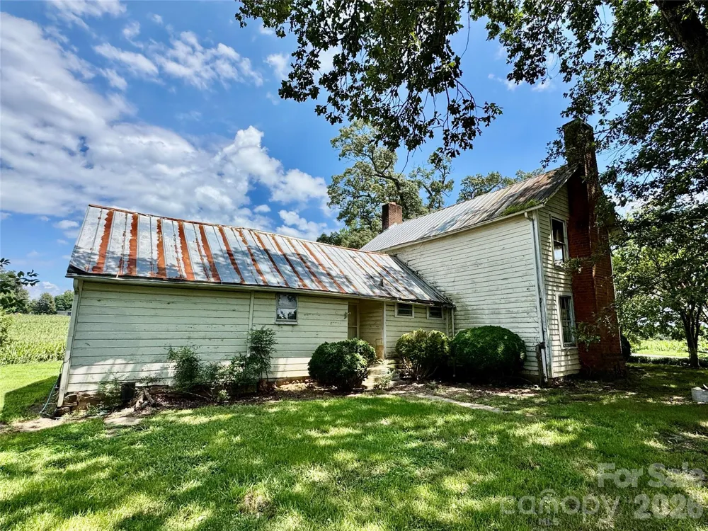 1315 Harmony Highway Hamptonville, NC 27020