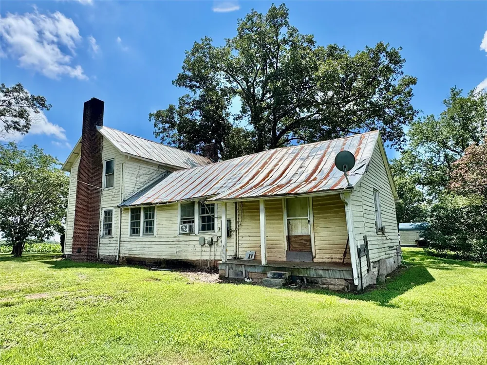 1315 Harmony Highway Hamptonville, NC 27020
