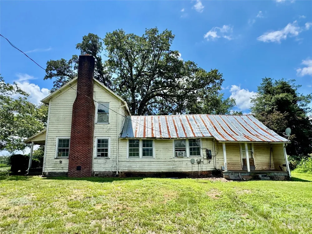 1315 Harmony Highway Hamptonville, NC 27020