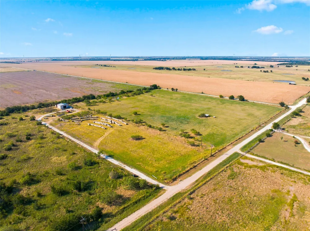 211 CR 172 Mart, TX 76664