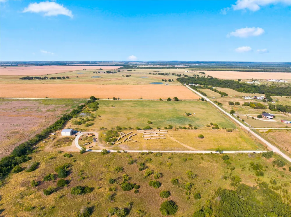 211 CR 172 Mart, TX 76664