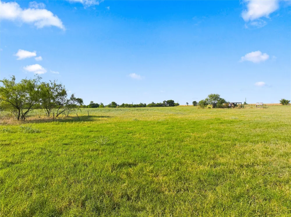 211 CR 172 Mart, TX 76664
