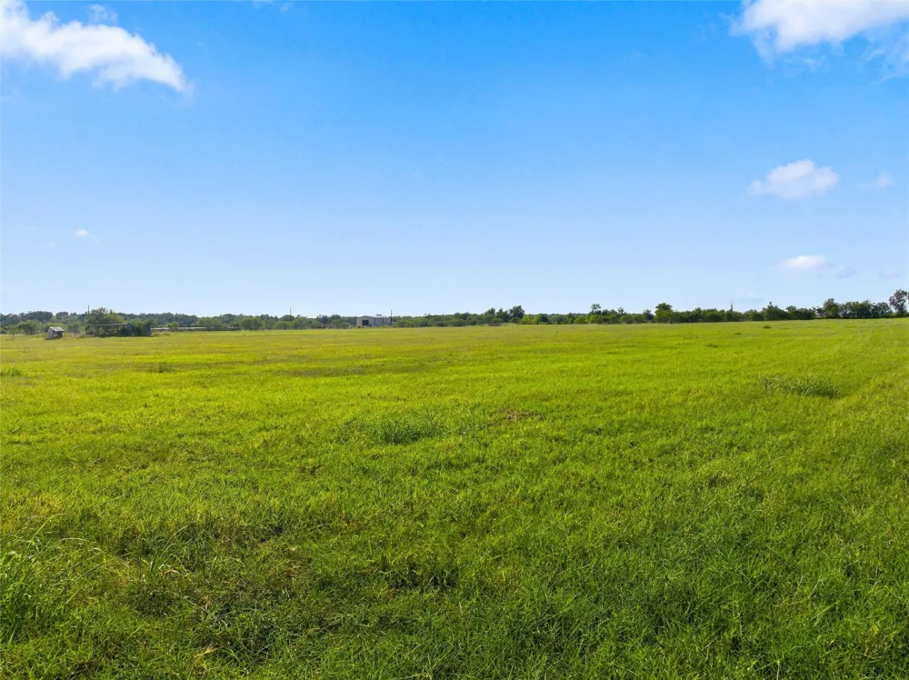 211 CR 172 Mart, TX 76664