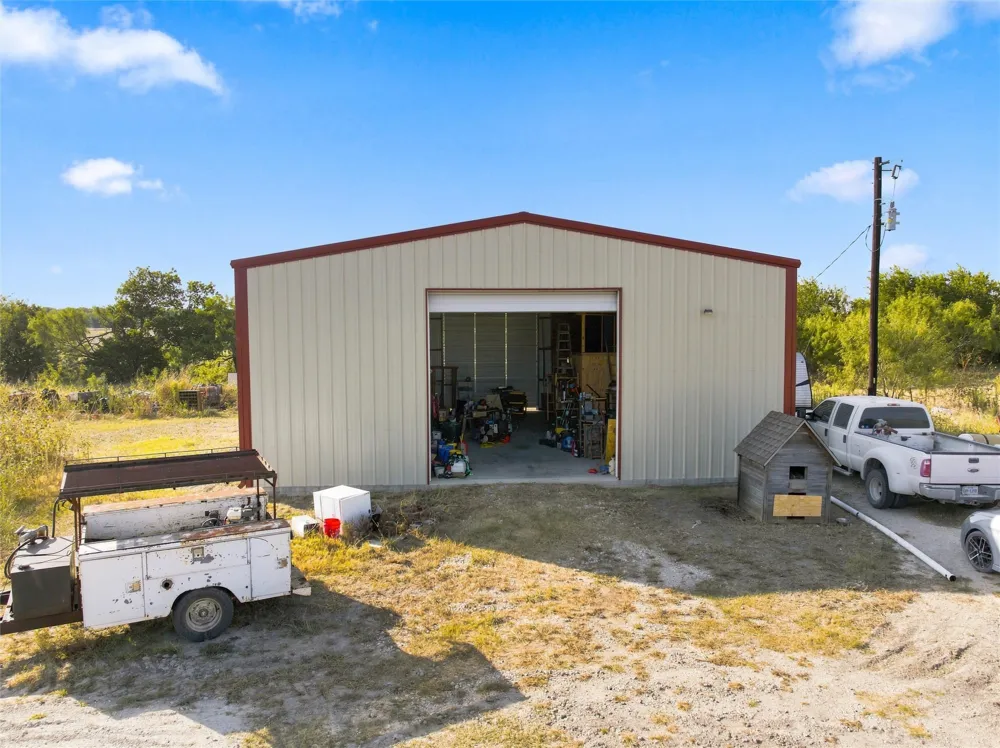 211 CR 172 Mart, TX 76664