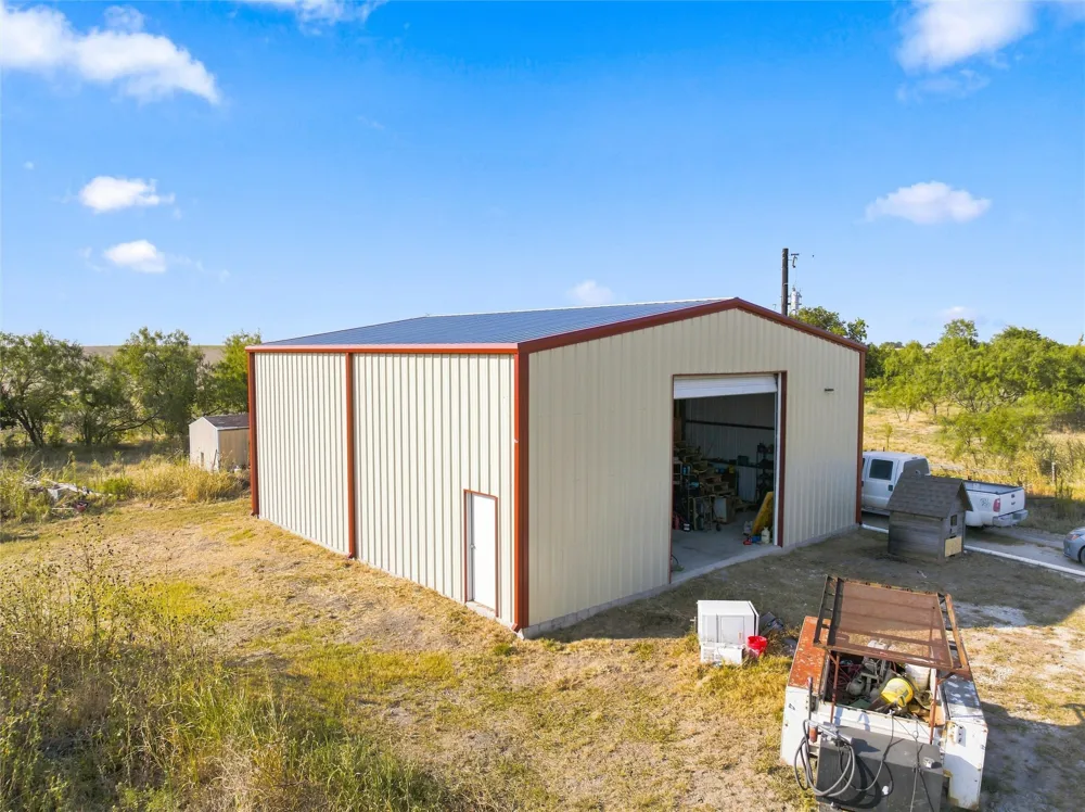 211 CR 172 Mart, TX 76664