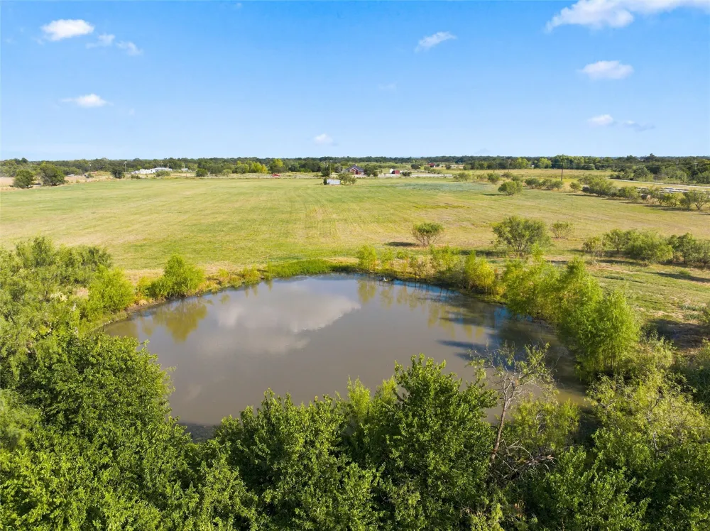211 CR 172 Mart, TX 76664