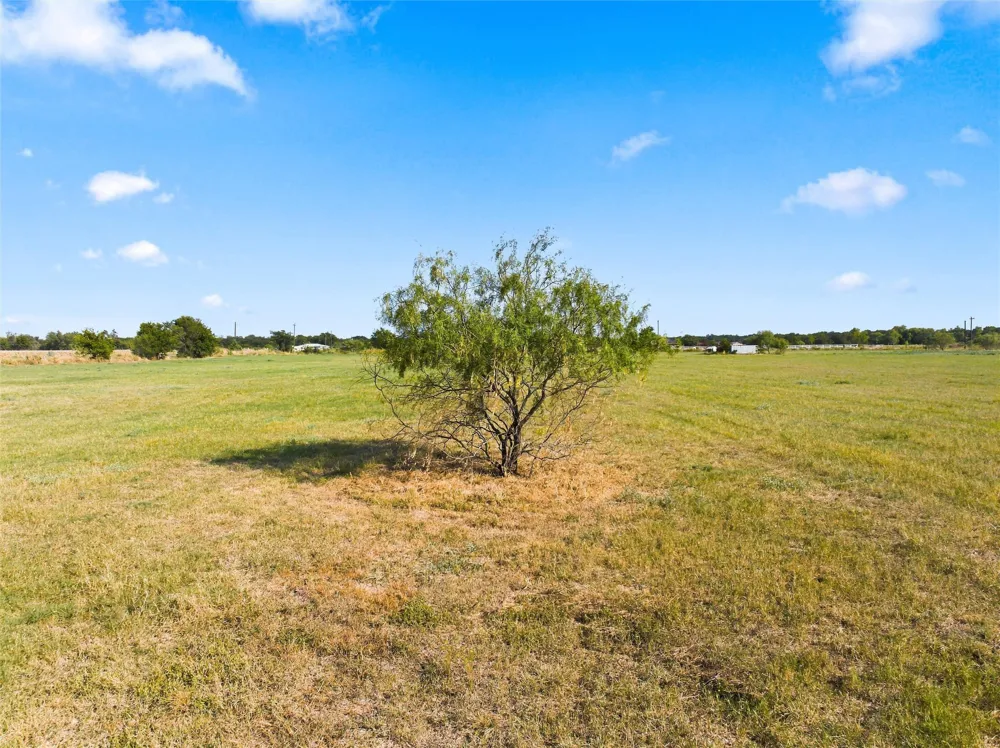 211 CR 172 Mart, TX 76664