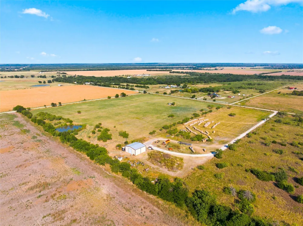 211 CR 172 Mart, TX 76664