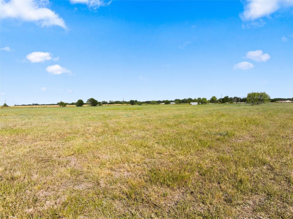 211 CR 172 Mart, TX 76664