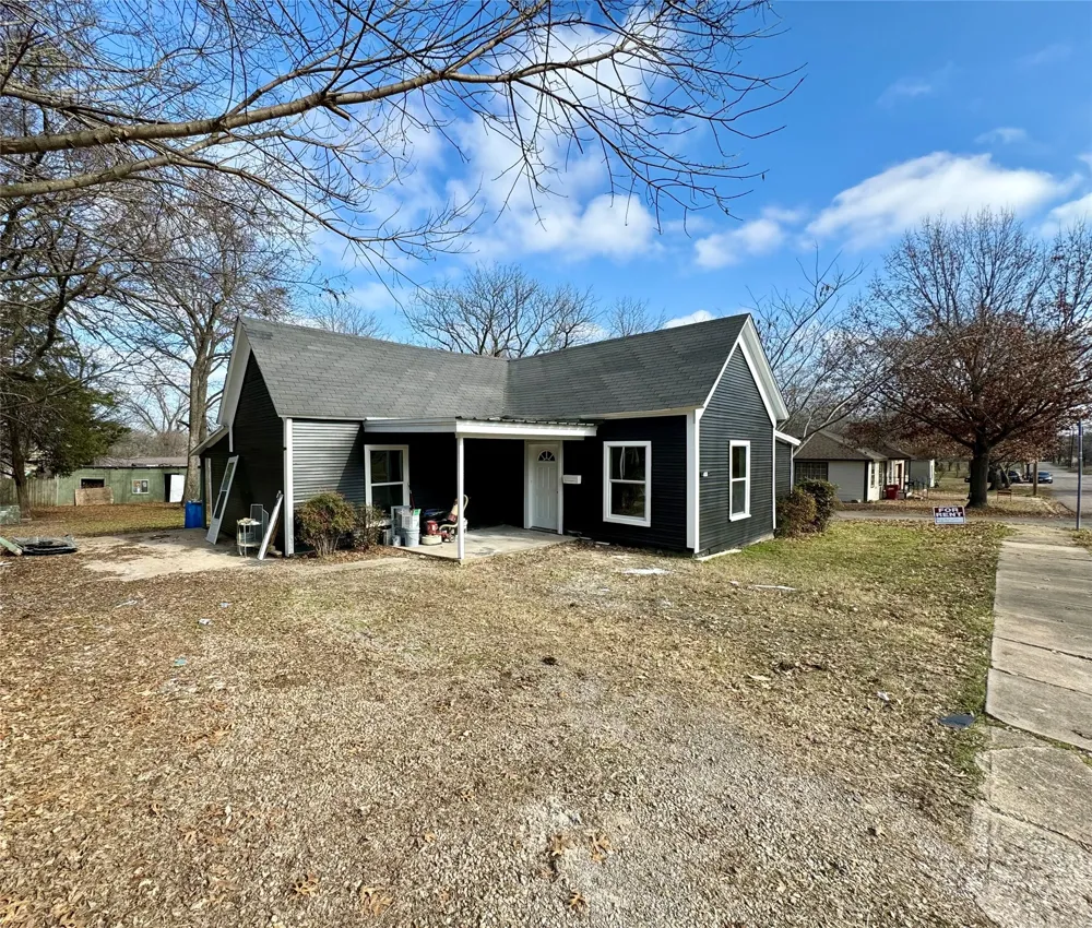 400 S 4th Street Bonham, TX 75418