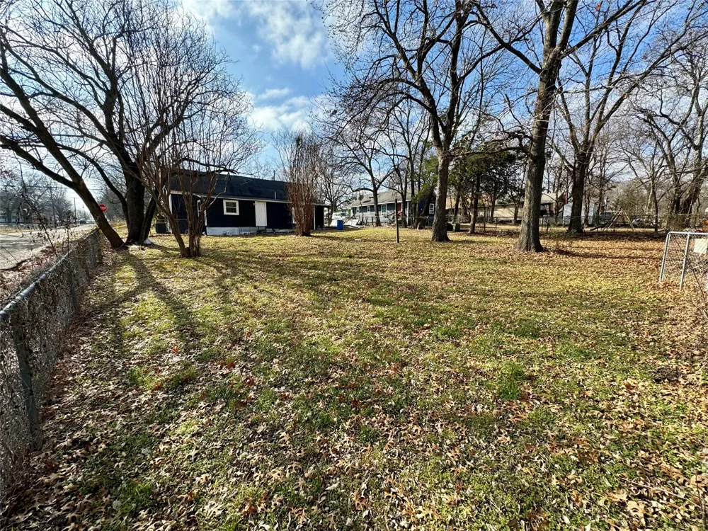 400 S 4th Street Bonham, TX 75418