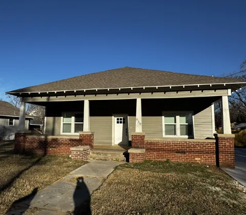 939 W Frey Street
