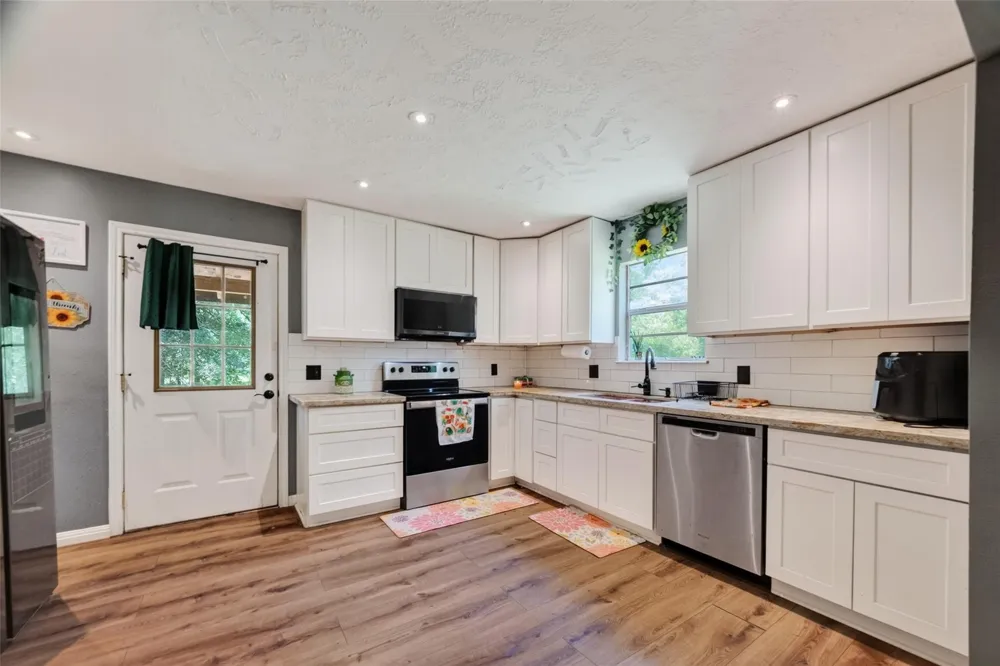 16 Magnolia Road Woodbranch, TX 77357