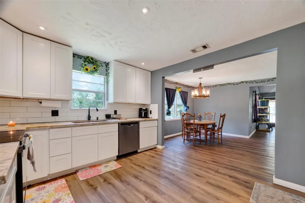 16 Magnolia Road Woodbranch, TX 77357