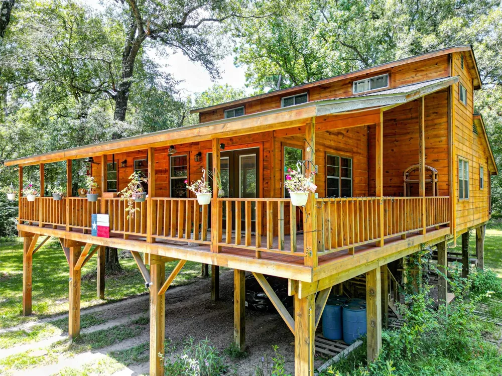 16 Magnolia Road Woodbranch, TX 77357