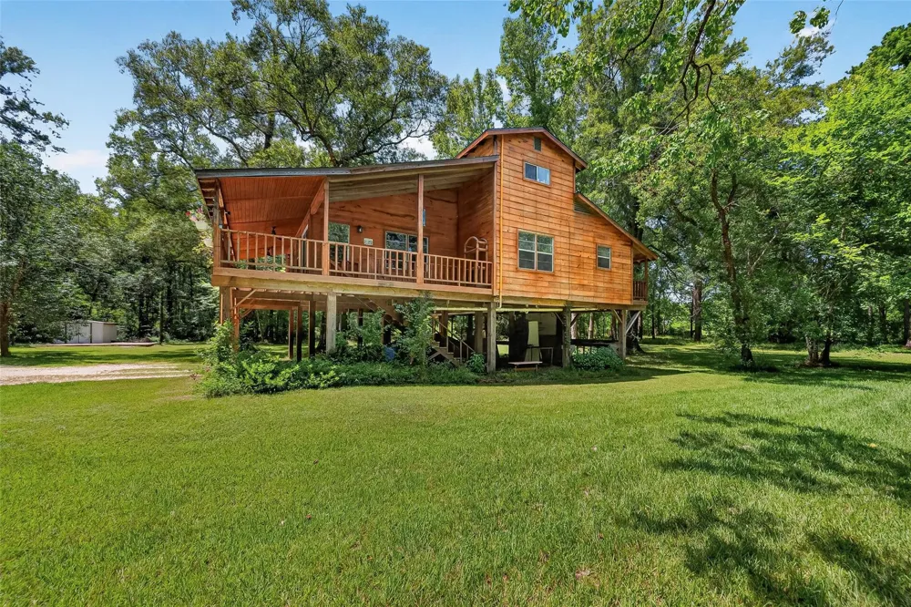 16 Magnolia Road Woodbranch, TX 77357