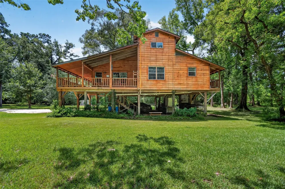 16 Magnolia Road Woodbranch, TX 77357