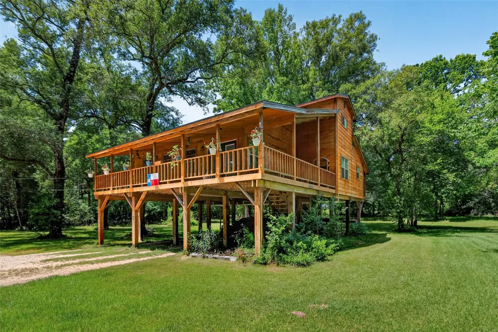 16 Magnolia Road Woodbranch, TX 77357