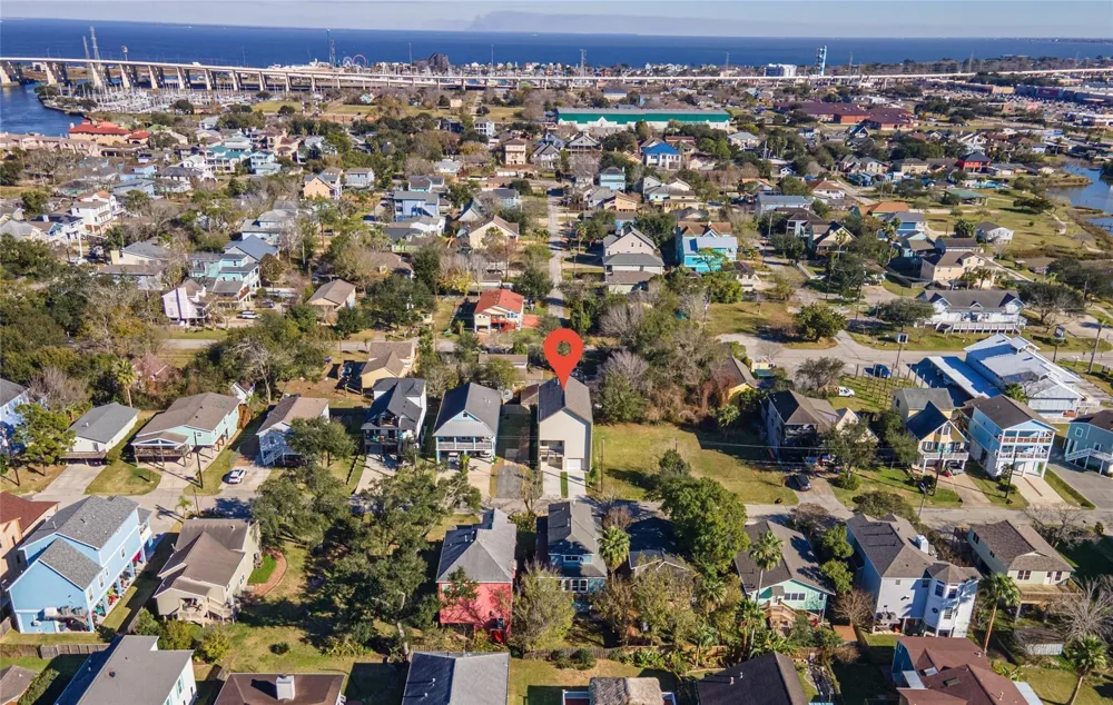 701 Pine Road Road Clear Lake Shores, TX 77565