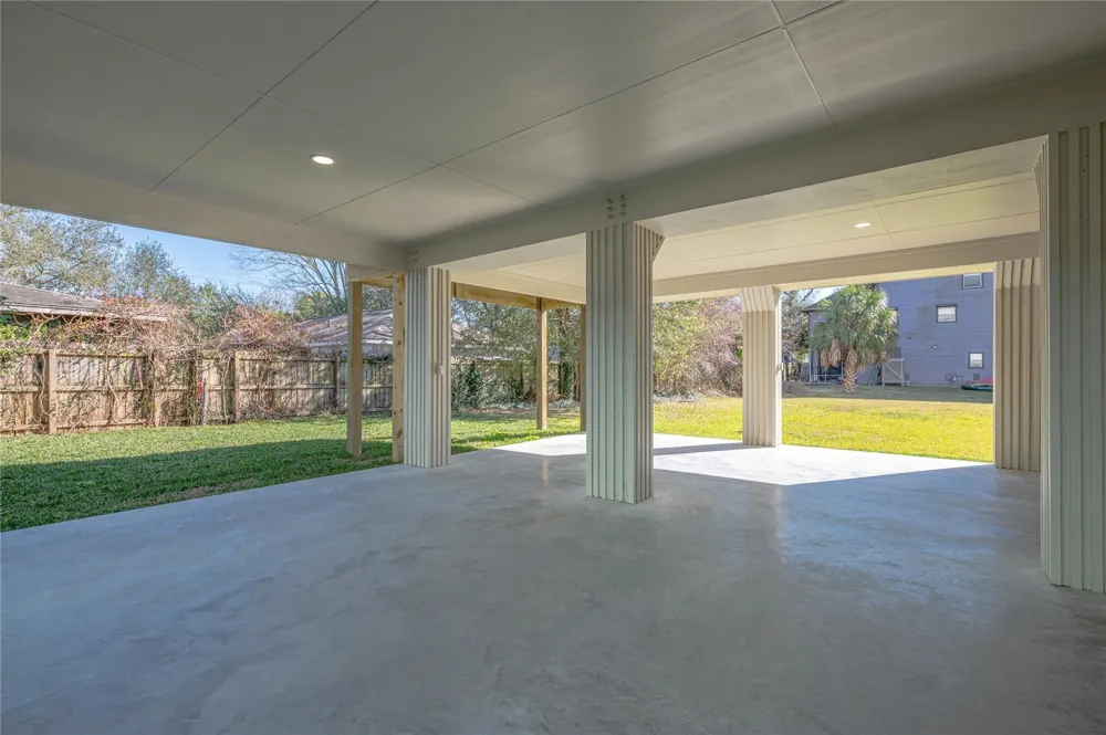 701 Pine Road Road Clear Lake Shores, TX 77565